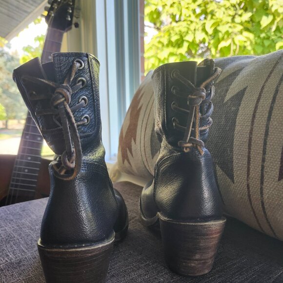 Frye Carmen Lace Up Black Leather Western Booties (Size 7) - Picture 2 of 8